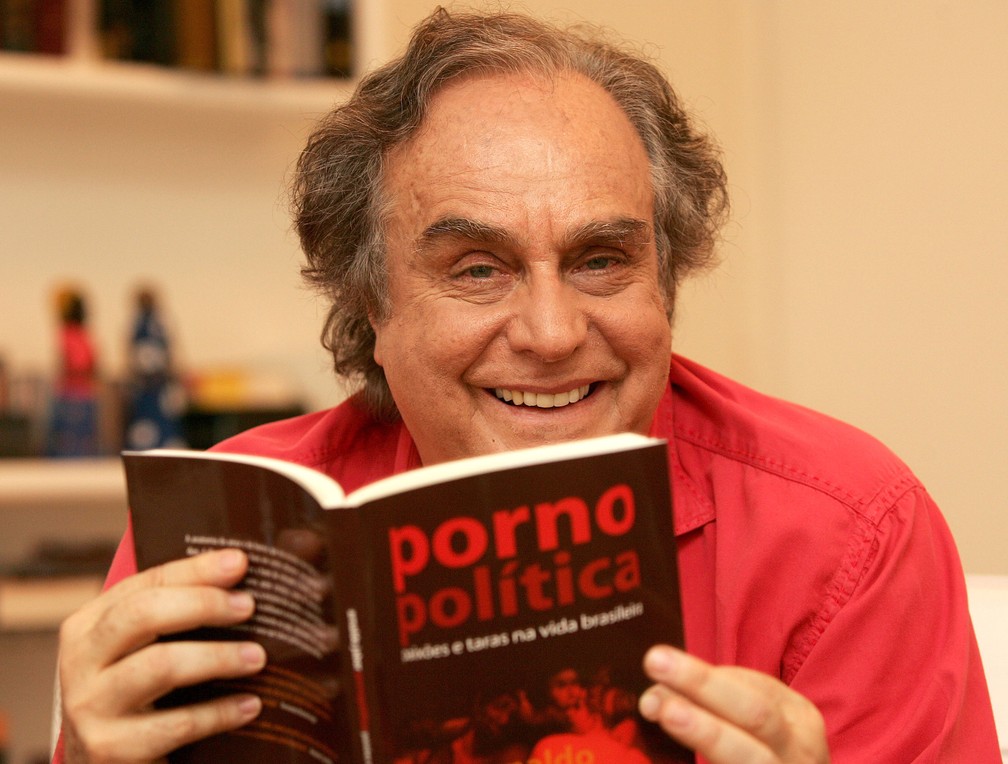 Brasil perde o jornalista Arnaldo Jabor, um ícone da crítica irônica; ouça uma delas, sobre a sexualidade de Bolsonaro