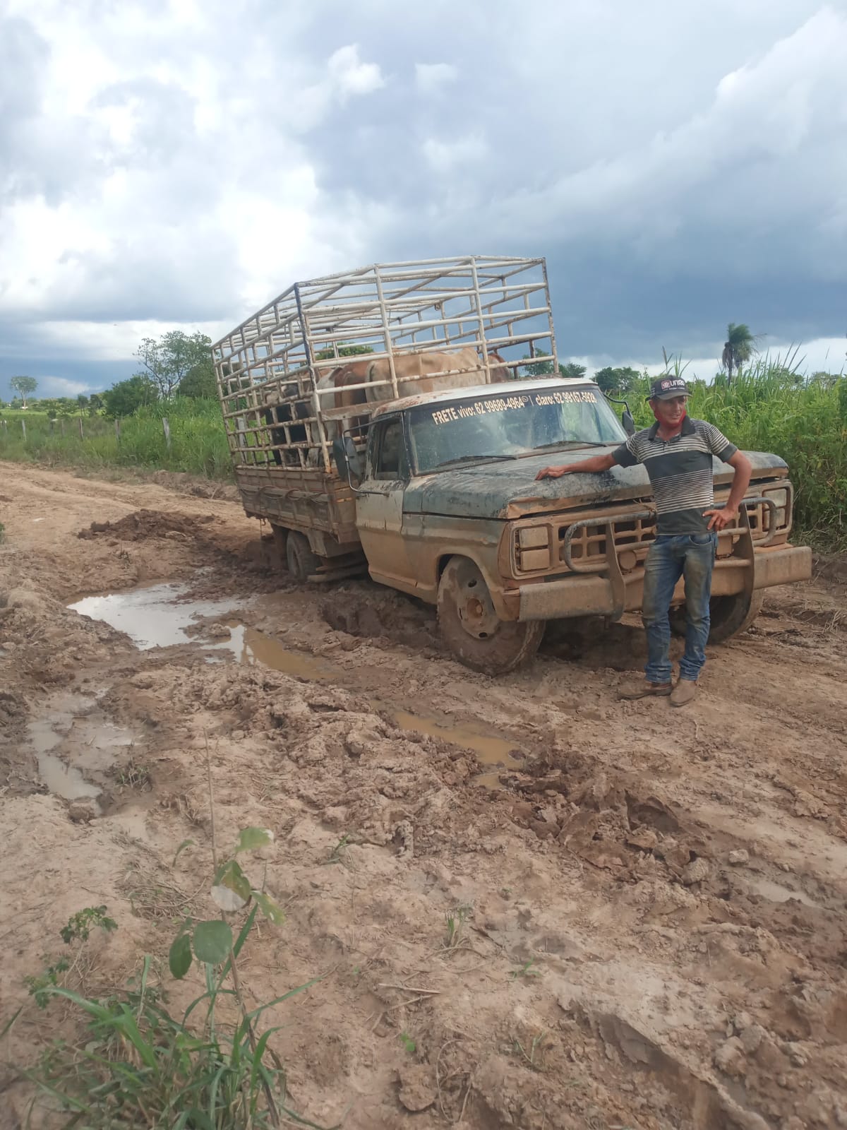 Acaba trégua da chuva e assentamento Marco Lins Correa volta a sofrer com lama e atoleiro