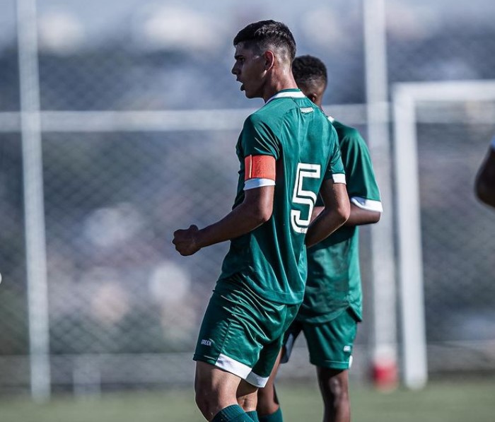 De Campos Belos (GO): Fluminense encaminha acerto com volante Henrique Rocha, revelado no Goiás