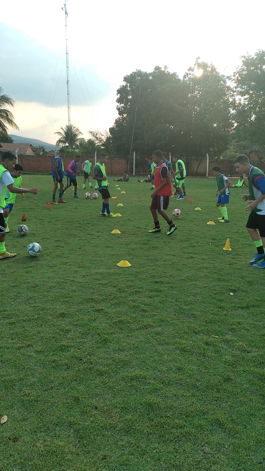 Escolinha de futebol faz a diferença em Aurora do Tocantins (TO)