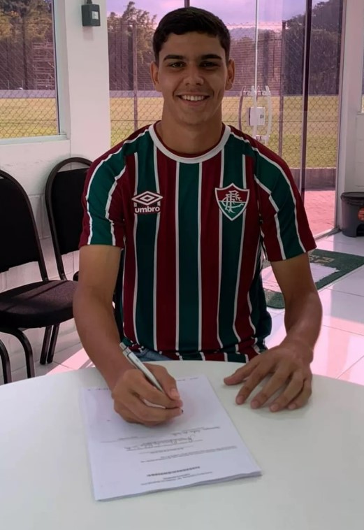 De Campos Belos (GO): Fluminense contrata jovem de 16 anos do Goiás, na maior cifra da história