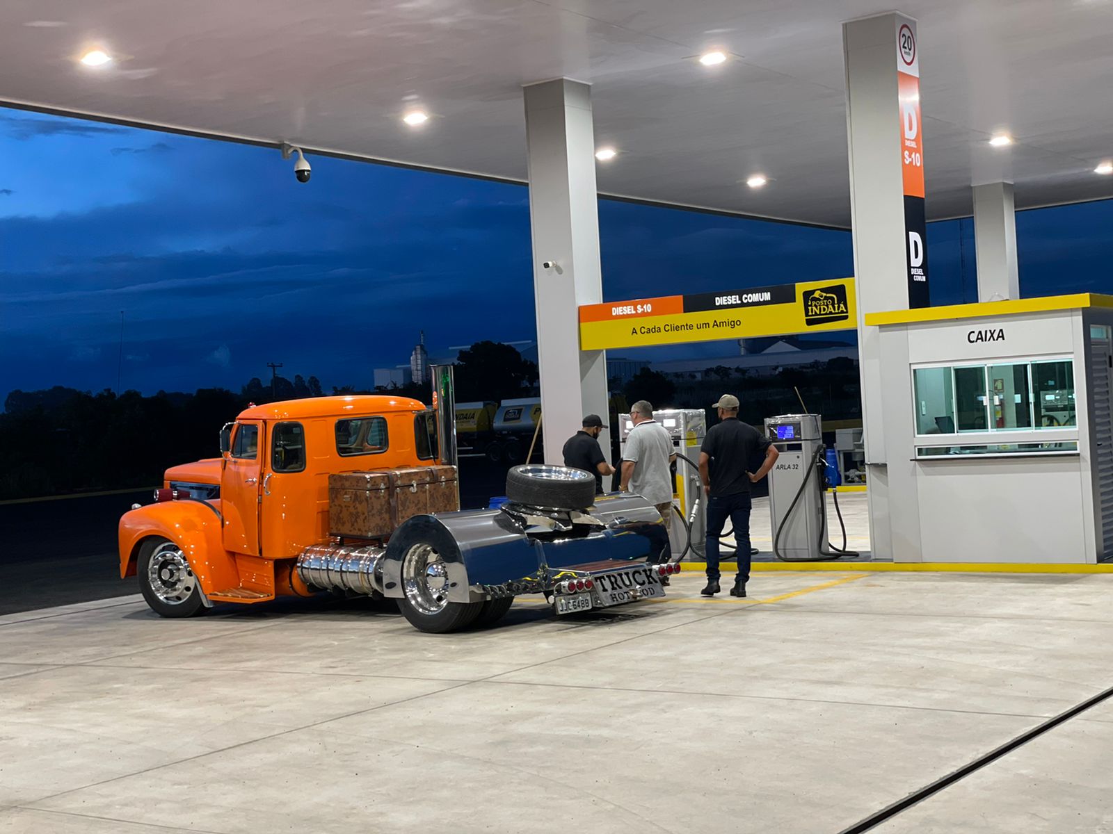 Posto Indaiá derruba preço do combustível: gasolina R$ 5,49 e etanol R$ 4,19