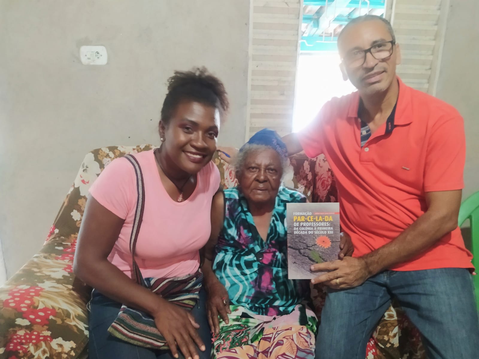 Escritor e professor Adelino Machado lança o livro “Formação Par-ce-la-da de professores: da colônia à primeira década do século XXI”