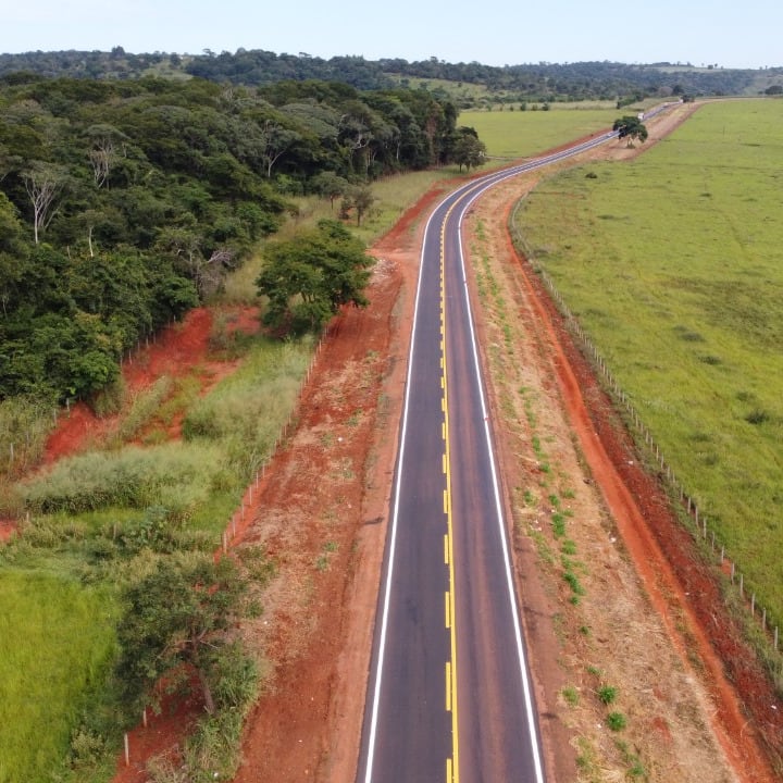 Caiado assina lei que proíbe cobrança de pedágio em rodovias goianas