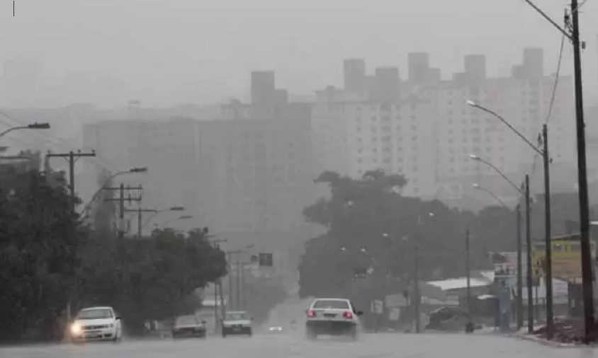 Goiás tem chuvas isoladas com a chegada de frente fria nesta semana; Brasília já chove