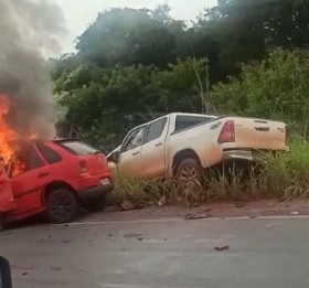 Grave acidente na GO-118, com incêndio veicular, deixa um morto