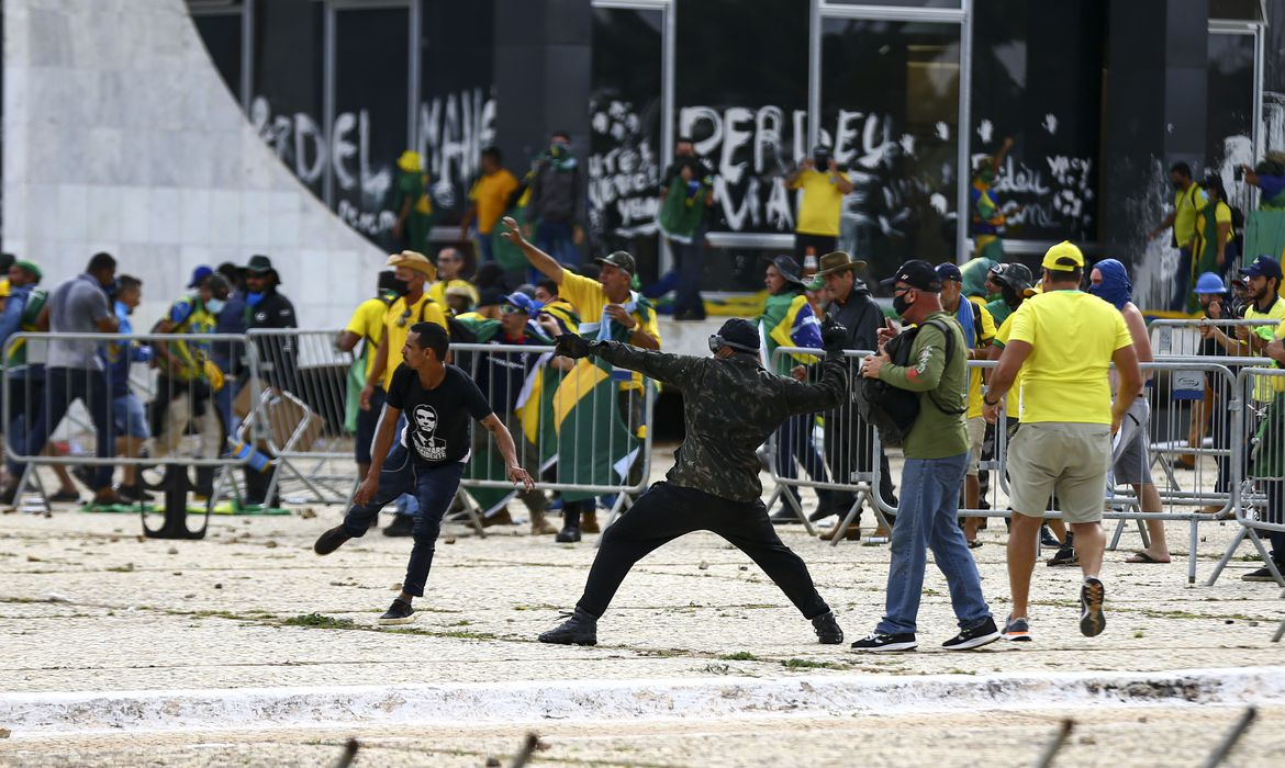 Pau no lombo: Governo do Tocantins inicia audiências com servidores investigados e testemunhas dos atos violentos em Brasília