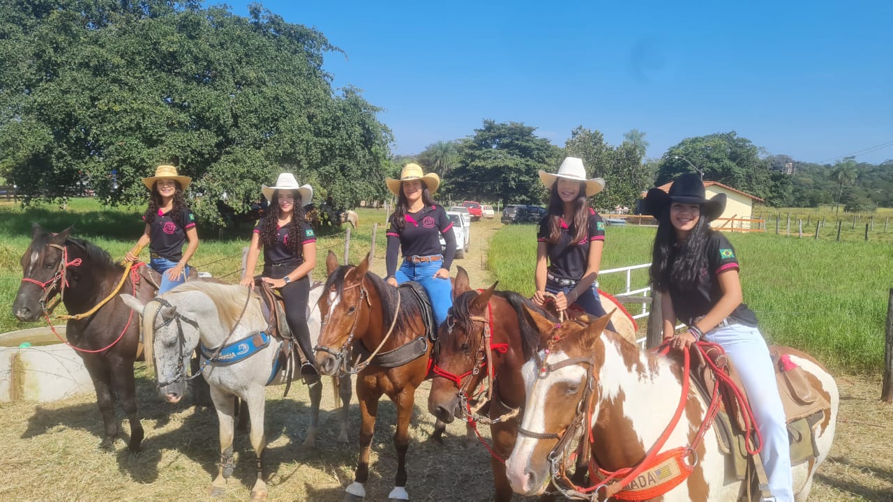 Divinópolis de Goiás recebe a 1ª Cavalgada das Patroas