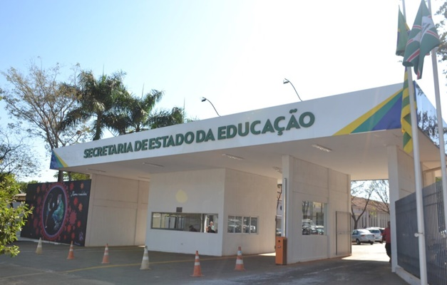 315 convocados em concurso da Educação de Goiás tomam posse