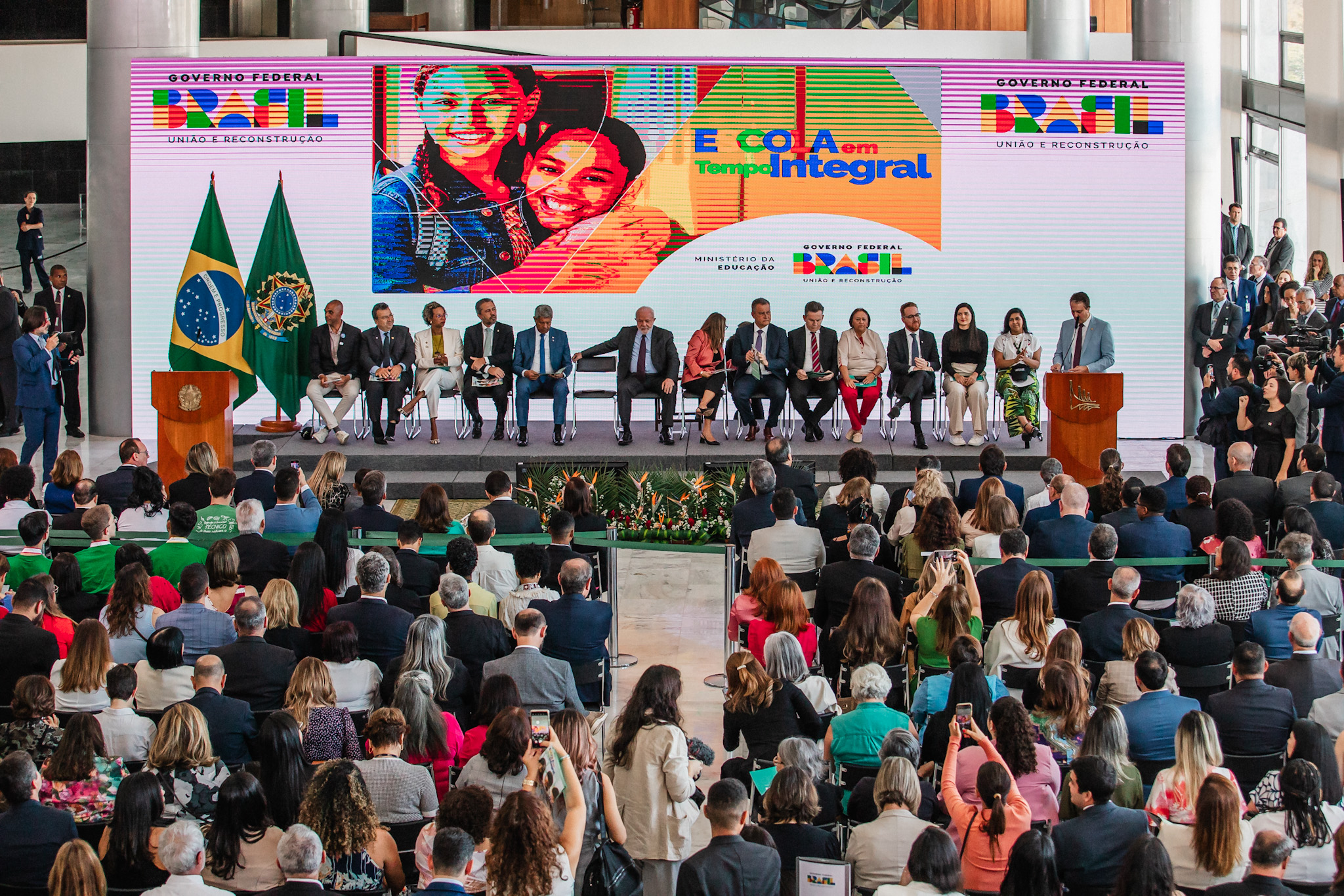 Governo do Tocantins diz que vai aderir ao Programa Escola de Tempo Integral e tem como meta chegar a 50% das escolas ofertando o regime