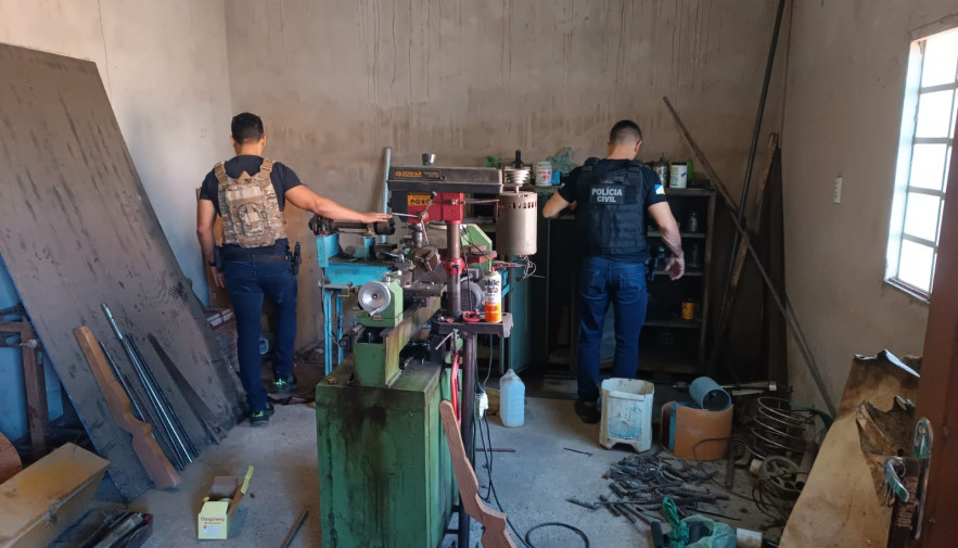 Polícia Civil desmantela fábrica clandestina de armas de fogo em Dianópolis (TO)