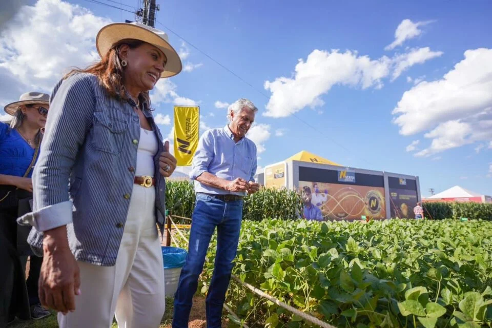 Caiado e Gracinha lançam projeto de Fruticultura Irrigada em Flores de Goiás (GO)