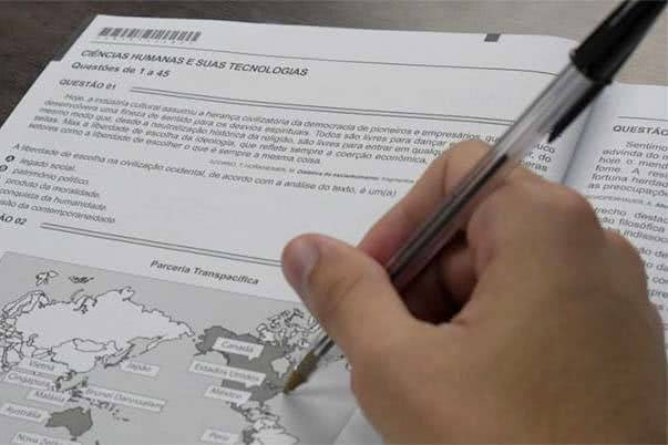 Estudantes de Goiás já podem solicitar certificados de conclusão de ensino pelo Encceja
