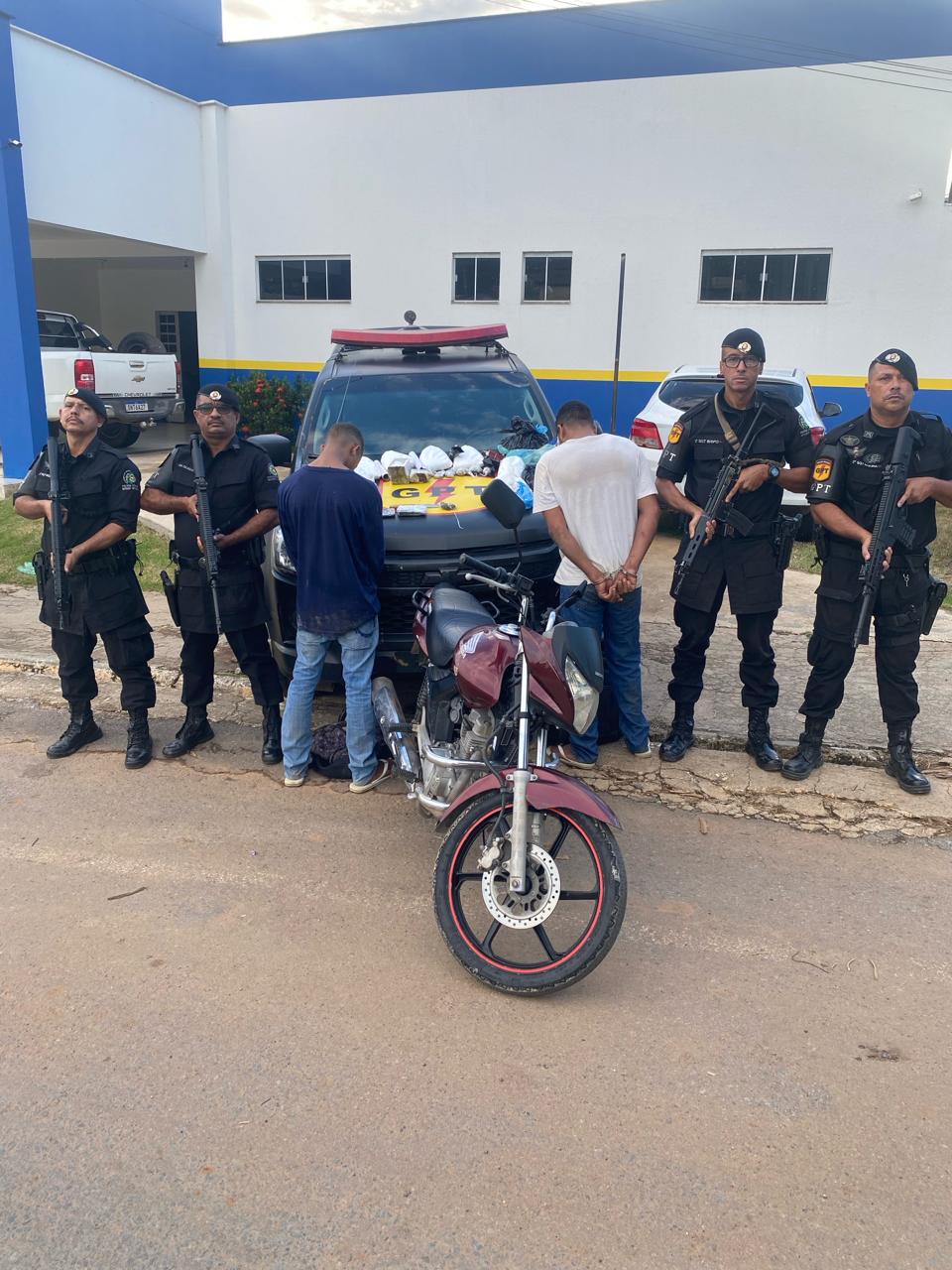 PM acaba com casa de refino de drogas em Campos Belos (GO)