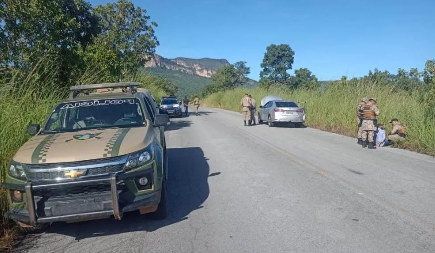 Em Arraias (TO), carro furtado em Palmas é recuperado pela PM; dois são presos
