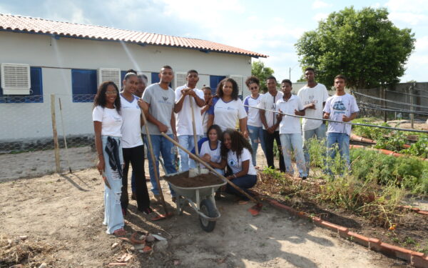 Escola Santa Rita, de Paranã (TO), recebe prêmio por projeto que promove a alimentação saudável
