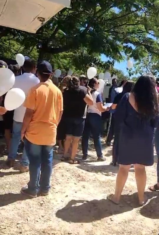 Sepultamento de Betinho foi cercado de muita emoção e homenagens, em Campos Belos(GO)