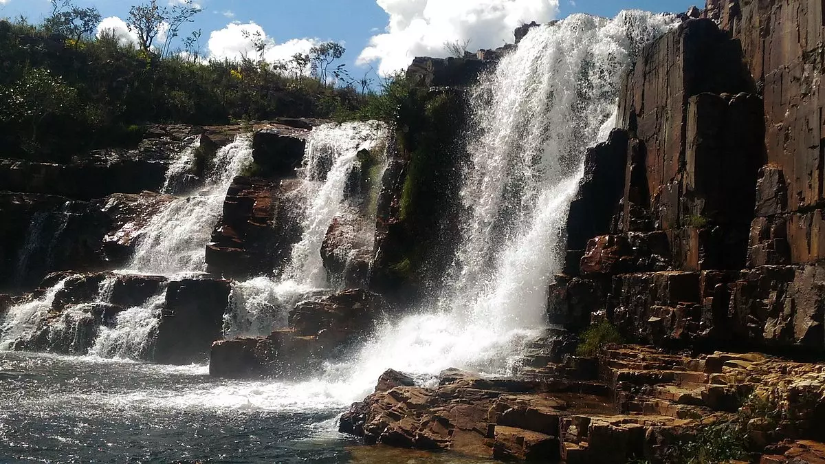 Homem morre afogado em cachoeira de Alto Paraíso (GO)