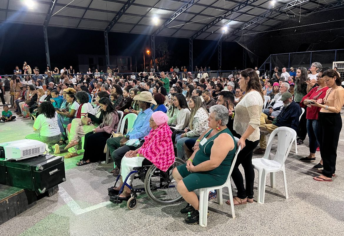 Alto Paraiso (GO): encontro de raizeiros, parteiras, benzedeiras e pajés celebram os saberes tradicionais e a ancestralidade