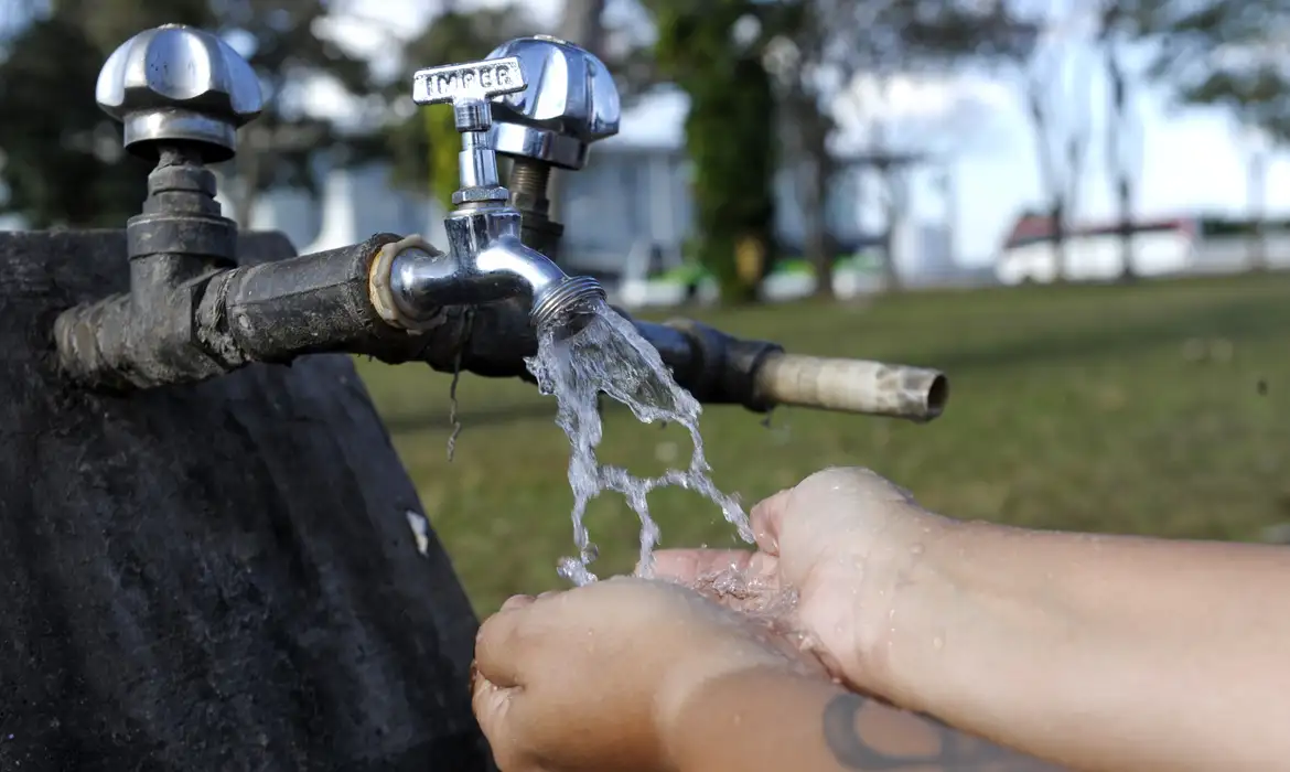 Com seca severa, Saneago recomenda redução do consumo de água em Goiás