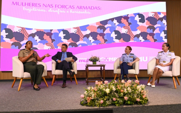 Encontro entre mulheres das Forças Armadas discute temas como assédio e carreira