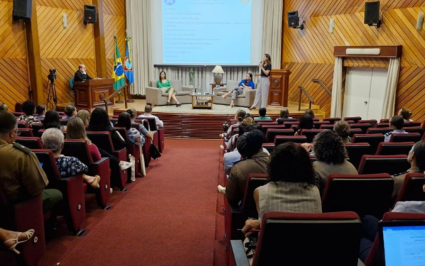 O empoderamento feminino começa dentro de casa e interessa a toda a sociedade