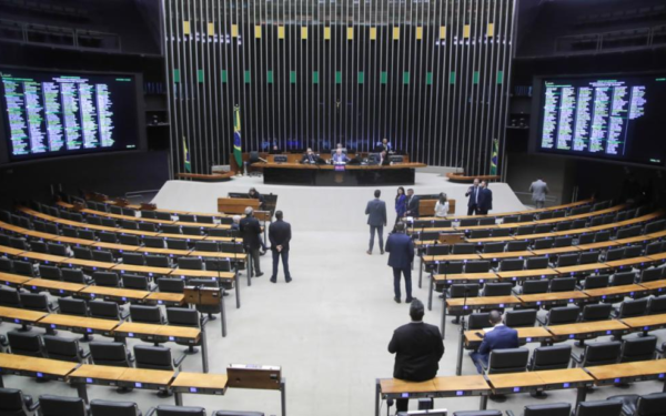 Mulheres lideram entre parlamentares cinco estrelas no Índice Legisla Brasil