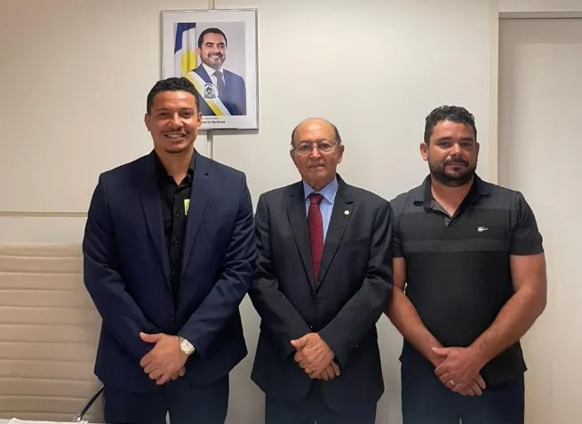 Prefeito eleito de Combinado garante R$ 1,2 milhão em emendas durante reunião em Brasília