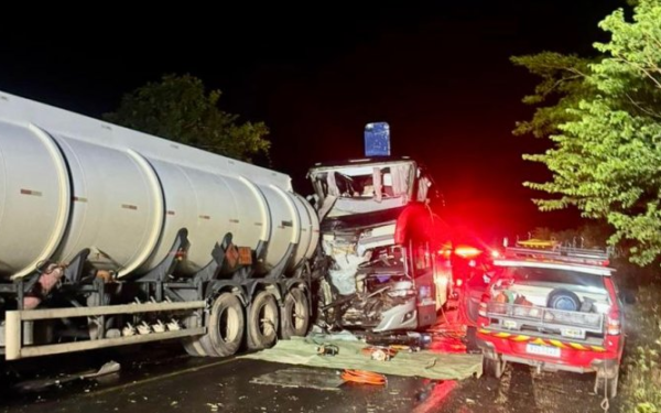 Grave acidente na BR-020 deixa duas vítimas fatais