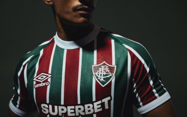 Fluminense e Umbro apresentam a nova camisa tricolor para 2025