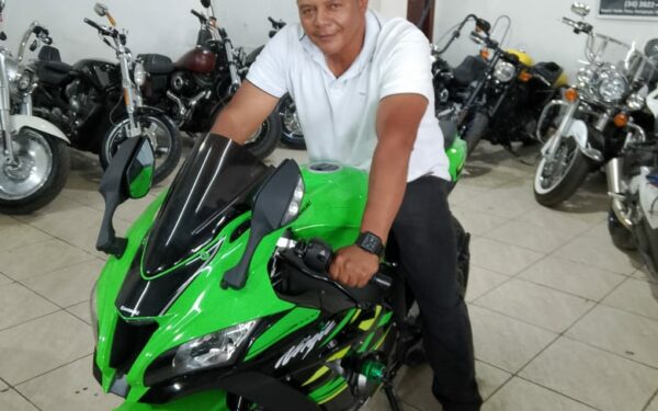 Fazendeiro de Campos Belos é encontrado morto na GO-118 após queda com moto Kawasaki