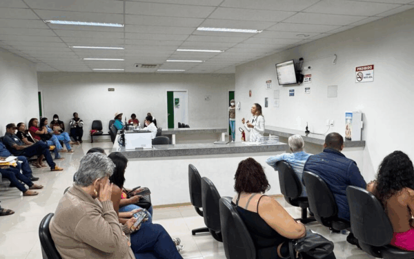 Policlínica de Formosa (GO) alerta para os riscos da hipertensão em ação do Abril Vermelho
