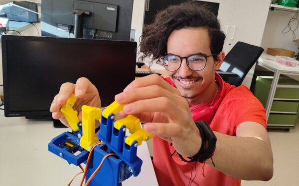 De Campos Belos (GO): Jovem cientista brasileiro lança rifa solidária para estudar neurociência em Israel