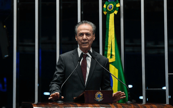 Pedro Chaves toma posse como senador por Goiás